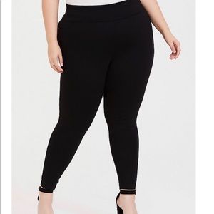 Torrid crop leggings